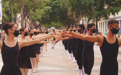 Esc Nac de Ballet 2021_Desfile de Yuvero en el Prado-foto Sebastián Milo 5.jpg